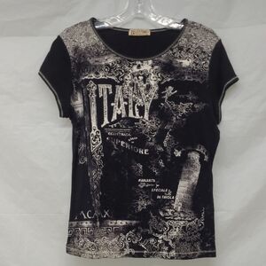 Vintage Italy Themed Graphic Black T-shirt White Print Scoop Neck Short Sleeve